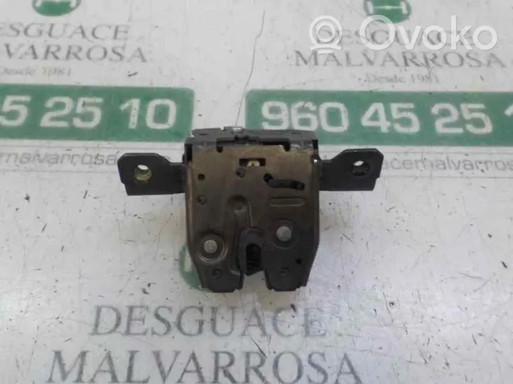 Opel Astra J Blocco chiusura del portellone 13578489