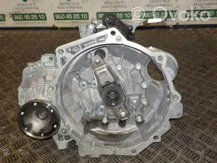 Audi A3 S3 8V Mechaninė 5 pavarų dėžė 02S300051R