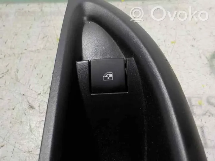 Opel Astra K Interruttore di controllo dell’alzacristalli elettrico 13408452