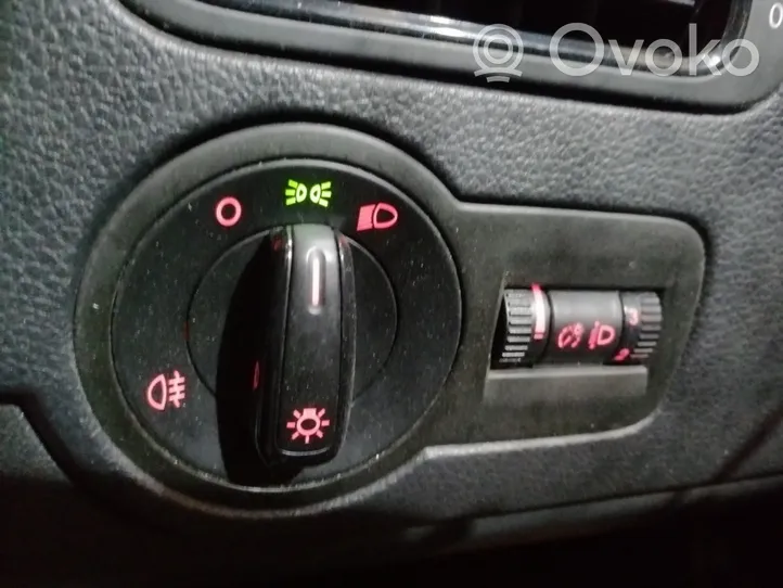 Volkswagen Polo V 6R Interrupteur d'éclairage de la cabine dans le panneau 6R0941531BAPW
