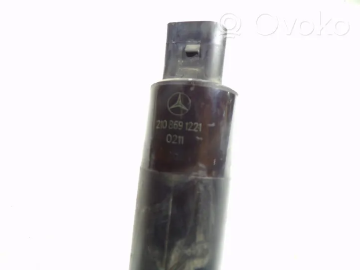 Mercedes-Benz CLK AMG A208 C208 Pompe de lave-glace de pare-brise A2108691221