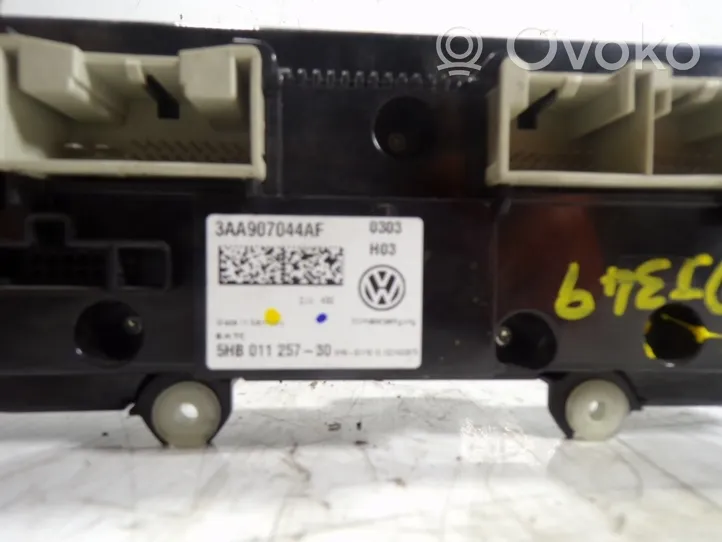 Volkswagen Scirocco Panel klimatyzacji 3AA907044BAZJU