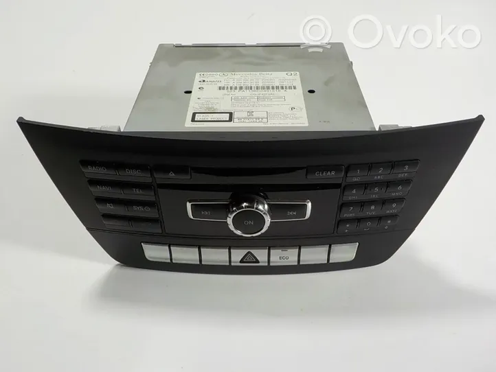 Mercedes-Benz CLK AMG A208 C208 Radio/CD/DVD/GPS-pääyksikkö A2049002610