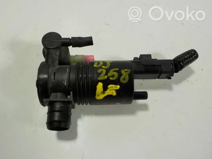 Nissan X-Trail T32 Windscreen/windshield washer pump 289208995B