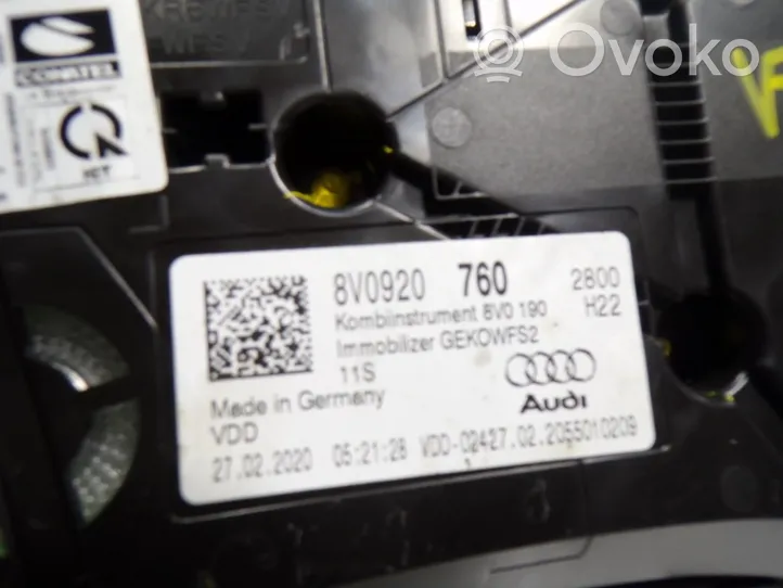 Audi A3 8Y Licznik / Prędkościomierz 8V0920760