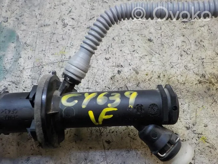 Renault Clio IV Główny cylinder sprzęgła 