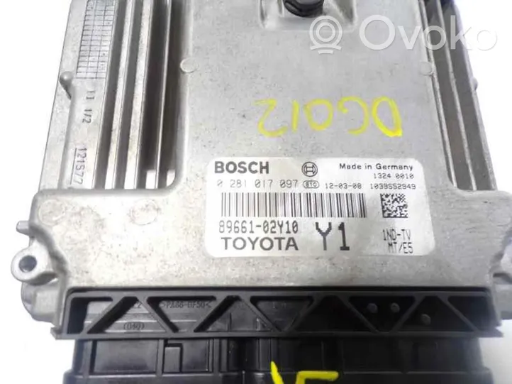 Toyota Auris 150 Moottorin ohjainlaite/moduuli 896600ZE10