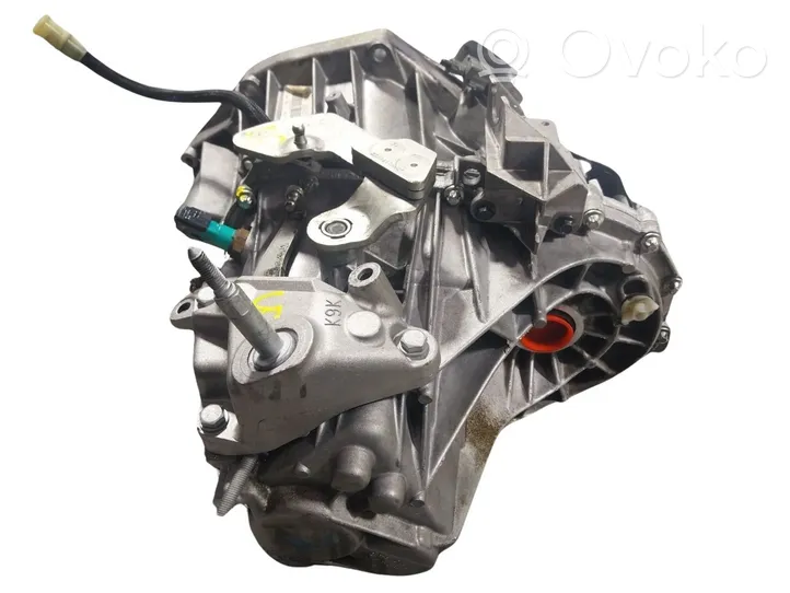 Dacia Duster Manual 5 speed gearbox 8201729751