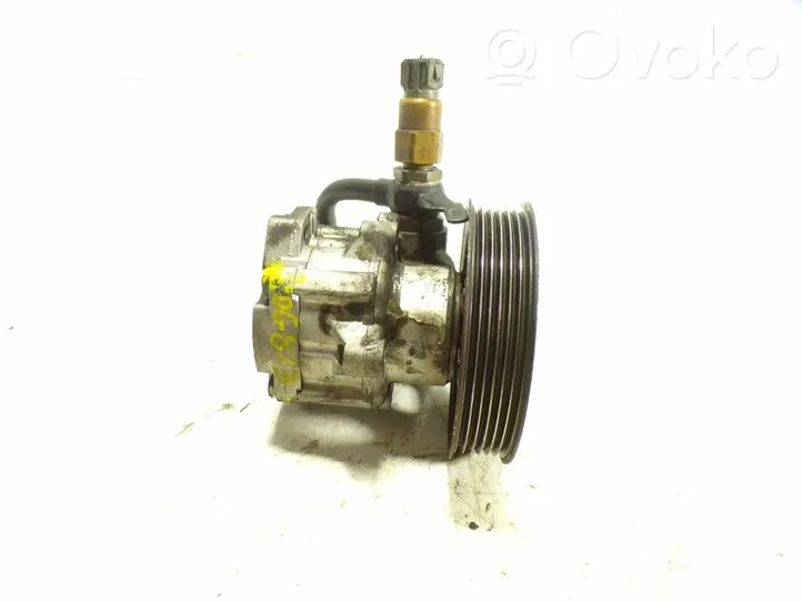 Audi TT Mk1 Ohjaustehostimen pumppu 8N0145154A