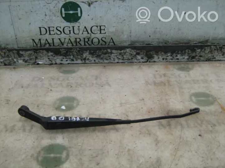 Suzuki Grand Vitara I Front wiper blade arm 