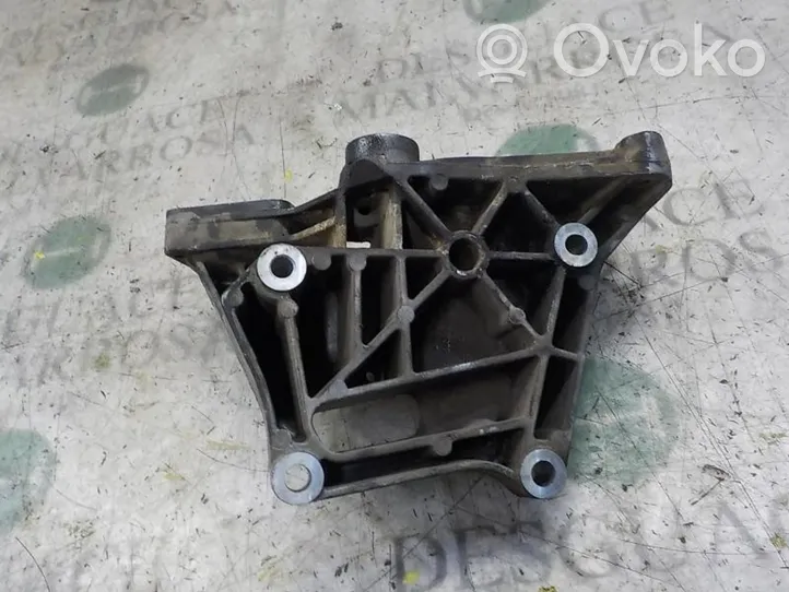 Opel Vectra B Generator/alternator bracket 