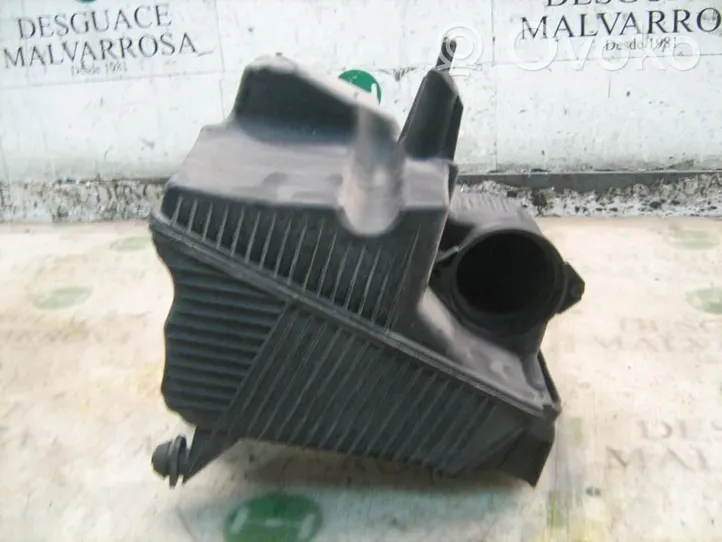 Renault Megane II Filtr powietrza 