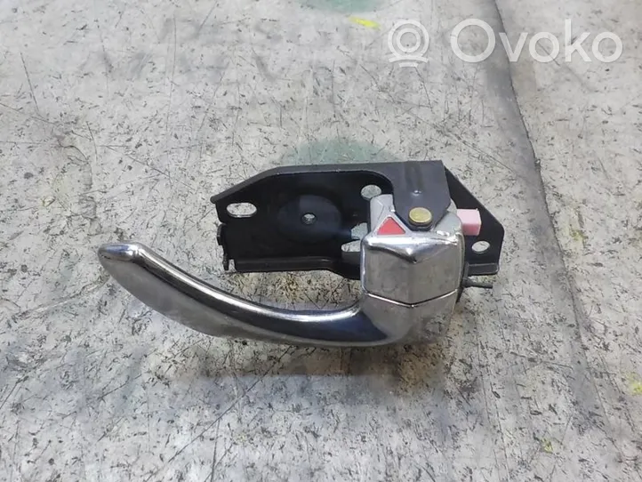 Hyundai Terracan Poignée inférieure de porte avant 826203B000