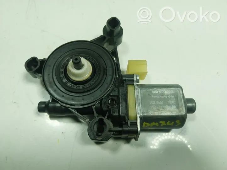 Volkswagen Golf SportWagen Front door electric window regulator 5Q0959802A