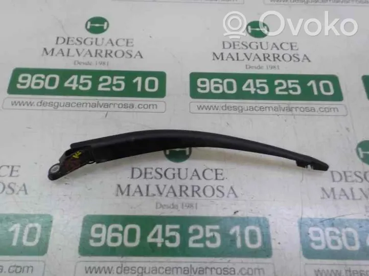 Opel Zafira A Rear wiper blade arm 