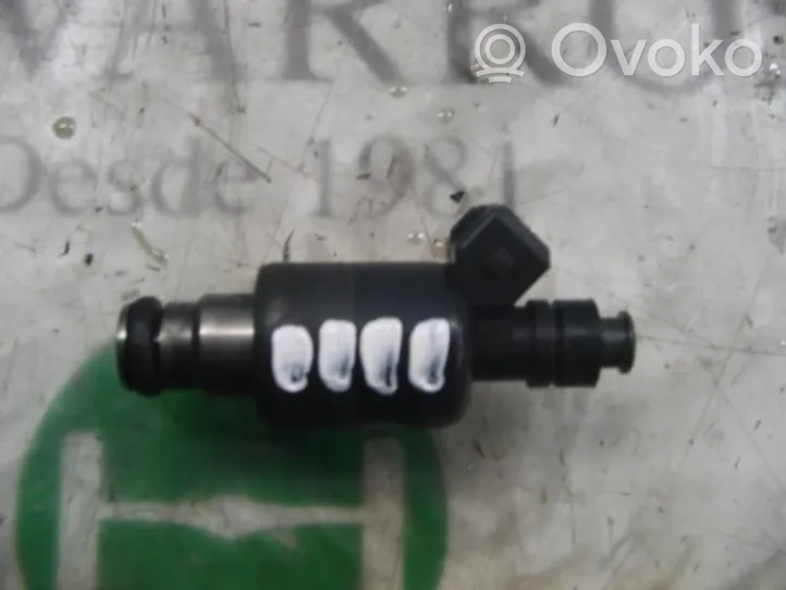 Opel Corsa B Injecteur de carburant 