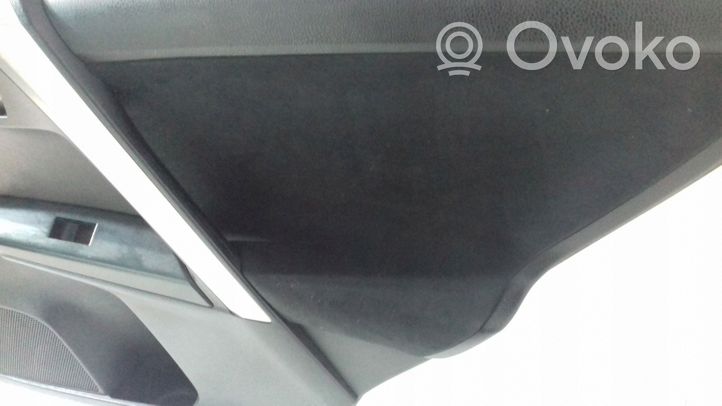 Toyota RAV 4 (XA40) Rivestimento del pannello della portiera posteriore 67613X1B12