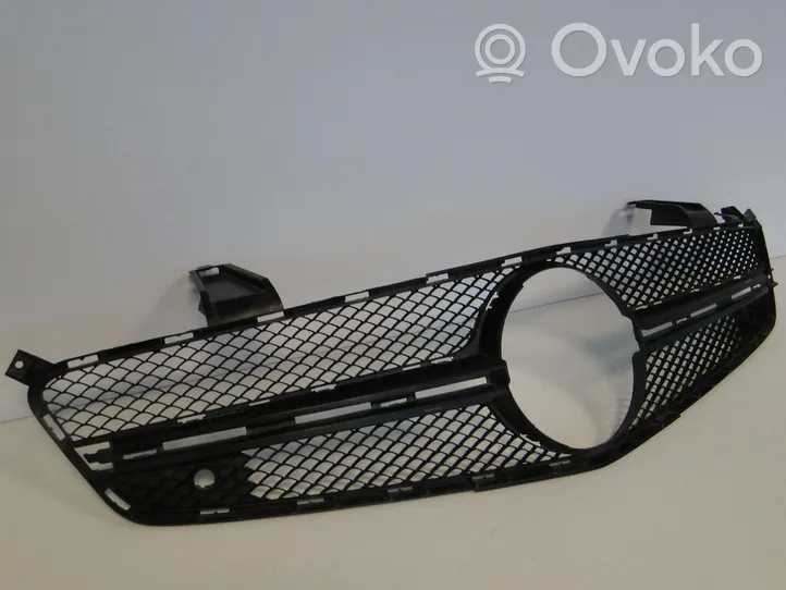 Mercedes-Benz SL AMG R231 Grille calandre supérieure de pare-chocs avant A2318850560