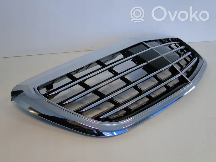 Mercedes-Benz S W222 Maskownica / Grill / Atrapa górna chłodnicy A2228800883