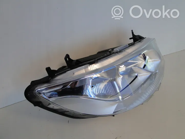 Mercedes-Benz Sprinter W907 W910 Lampa przednia A9109060100