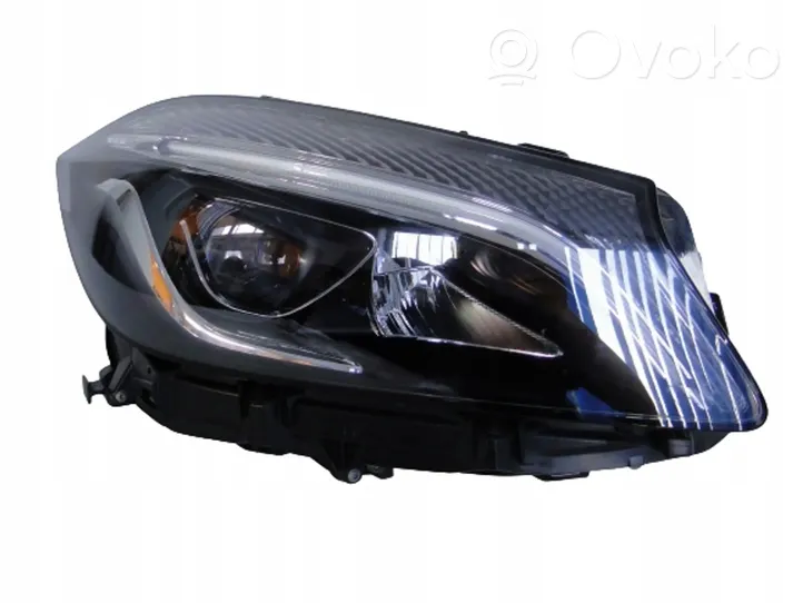 Mercedes-Benz A W176 Lampa przednia A1769069000