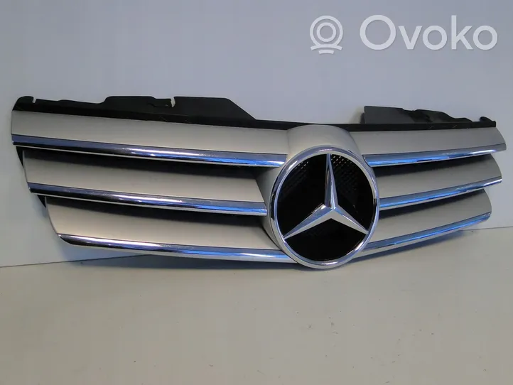 Mercedes-Benz SL R230 Grotelės viršutinės A2308801483