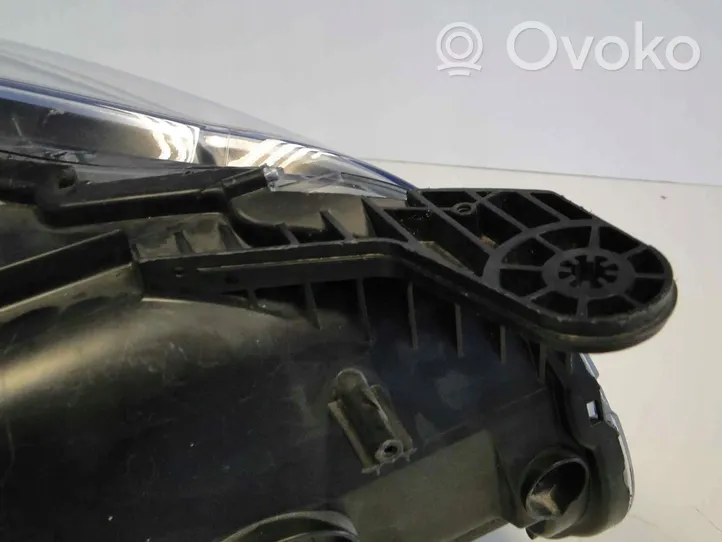 Mercedes-Benz SLK R172 Lampa przednia A1728202561