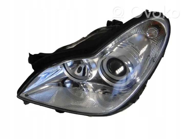 Mercedes-Benz CLS C219 Lampy przednie / Komplet A2198200161