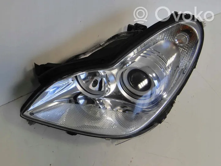 Mercedes-Benz CLS C219 Lampy przednie / Komplet A2198200161