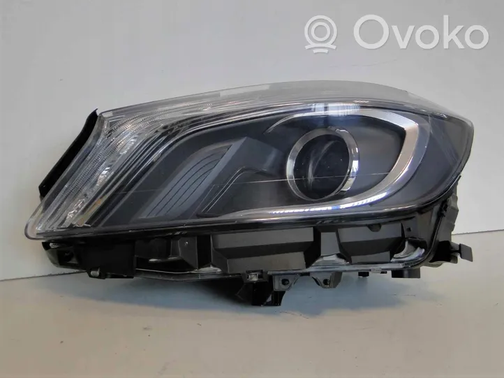 Mercedes-Benz A W176 Lampa przednia A1768201161