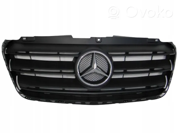 Mercedes-Benz Sprinter W907 W910 Griglia superiore del radiatore paraurti anteriore A9108852800