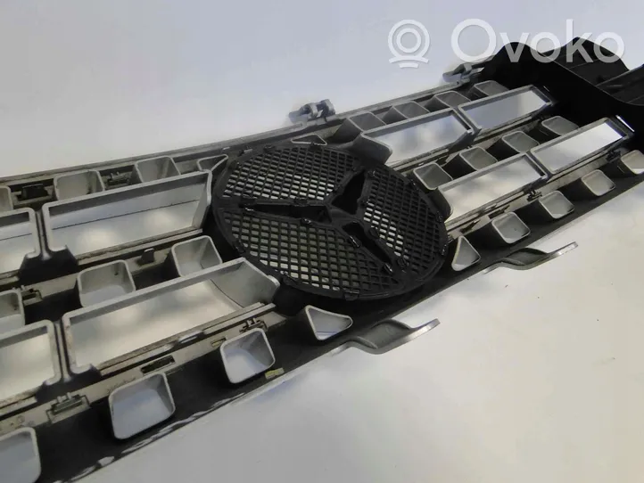 Mercedes-Benz ML W164 Front bumper upper radiator grill 