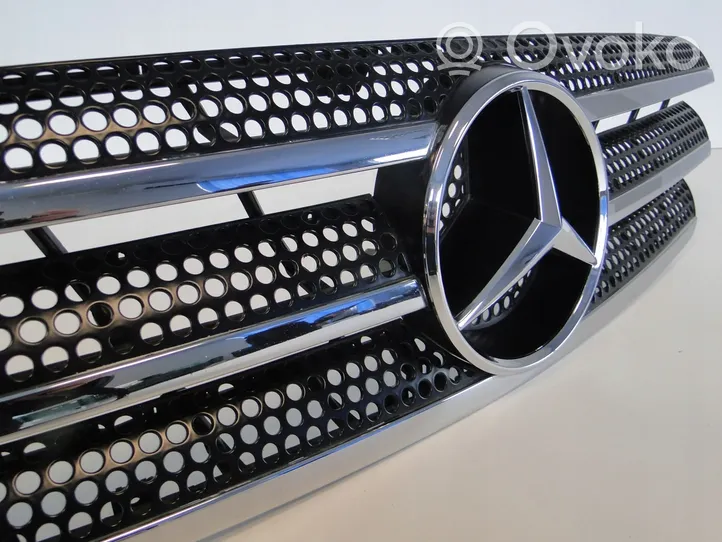 Mercedes-Benz ML W163 Grotelės viršutinės A1638800185