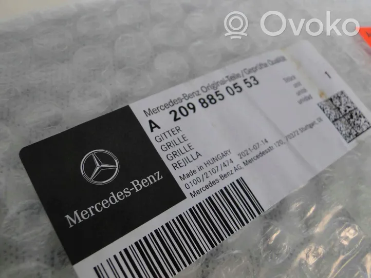 Mercedes-Benz CLK A209 C209 Zaślepka / Osłona haka holowniczego tylna A2098850553