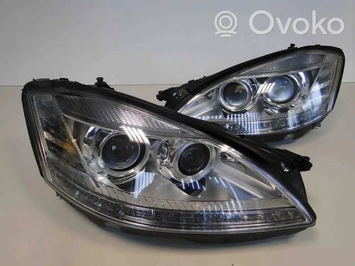 Mercedes-Benz S W221 Set di fari/fanali A2218201339