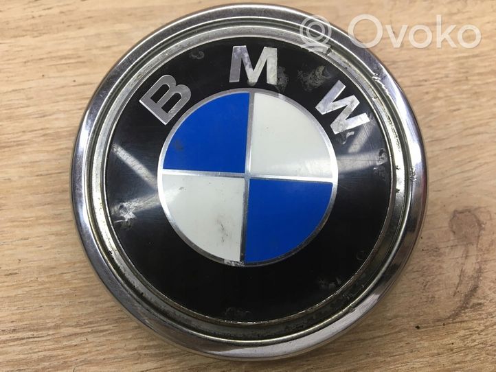 BMW X5 E53 Emblemat / Znaczek tylny / Litery modelu 6