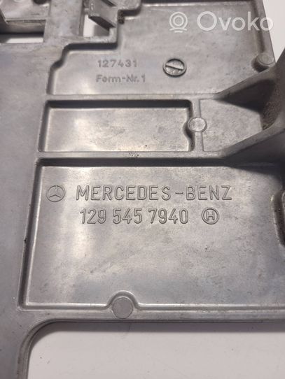 Mercedes-Benz SL R129 Couvercle de boîte à fusibles 1295457940