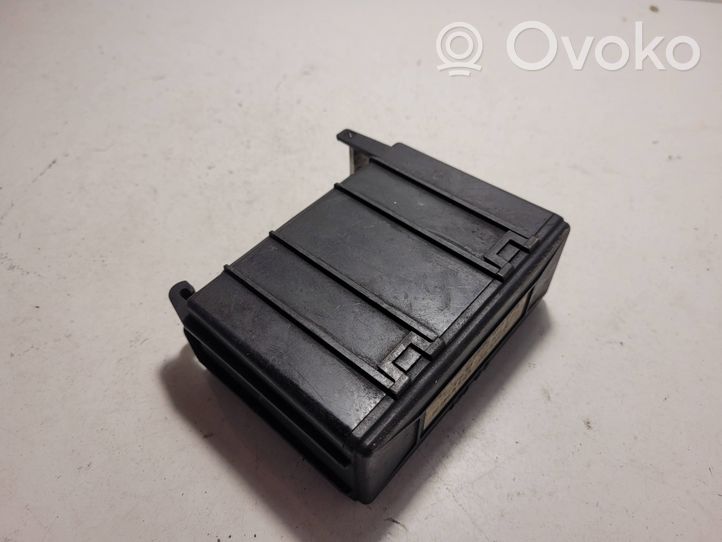 Audi 80 90 S2 B4 Komforto modulis HJS63010257