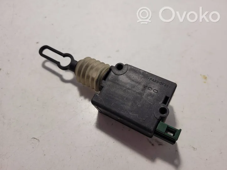 Audi A4 S4 B5 8D Motor de bloqueo de puertas 8D9962115A