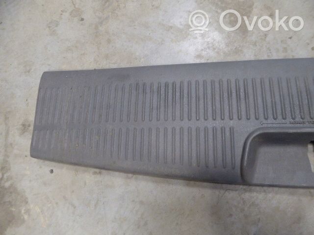 Chrysler Voyager Trunk/boot sill cover protection 