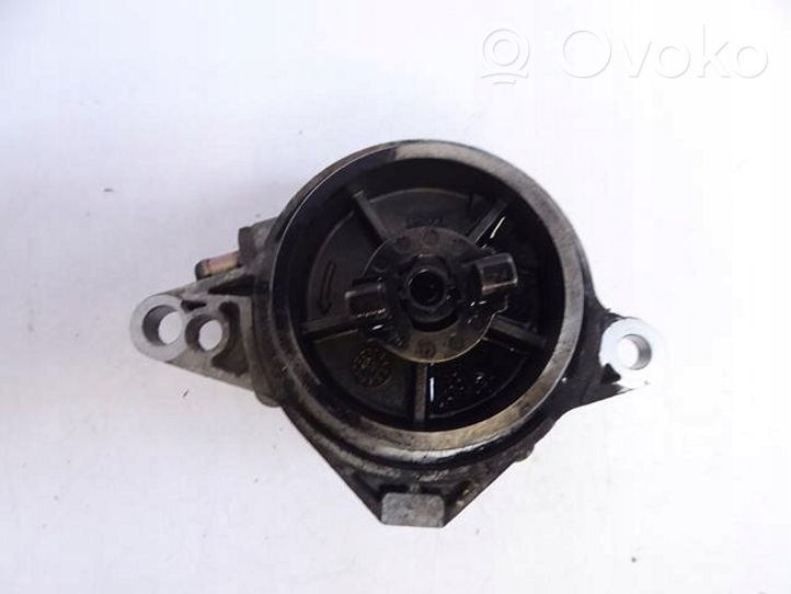 Opel Omega B2 Vacuum pump 2249939 96110889