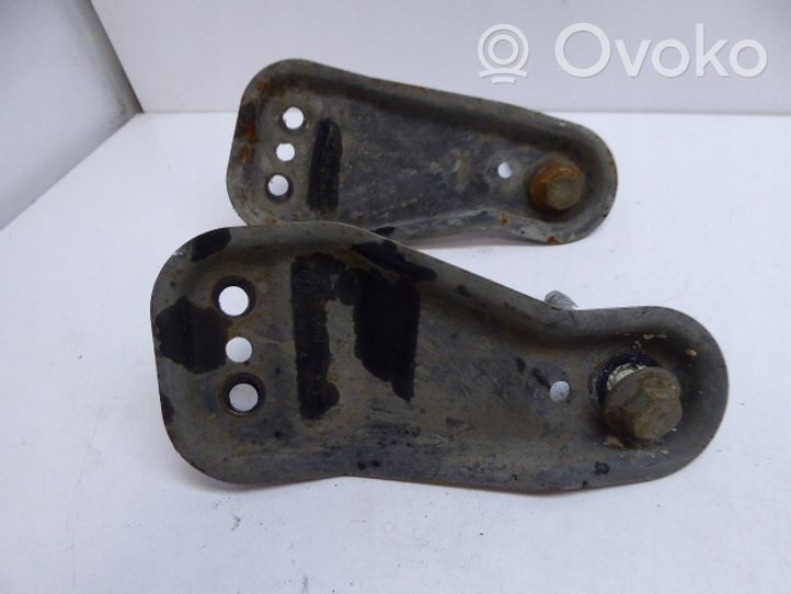 Volkswagen Fox Supporto di montaggio del motore (usato) 6Q0199517 6Q0199518