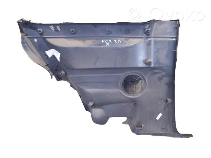 Volkswagen Fox Rivestimento del pannello della portiera posteriore 5Z0867044