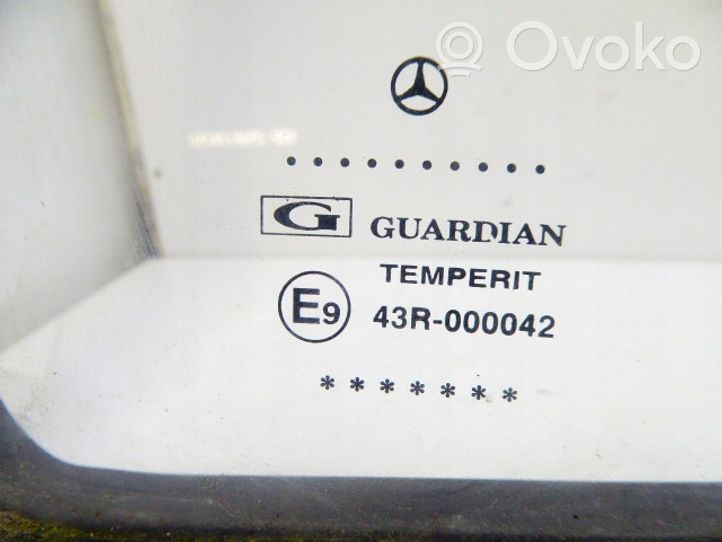 Mercedes-Benz Sprinter W901 W902 W903 W904 Fenêtre latérale avant / vitre triangulaire 