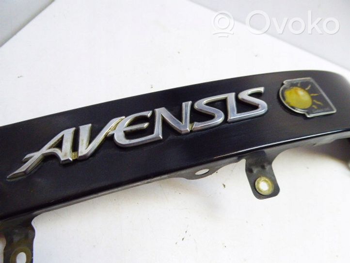 Toyota Avensis T220 Rivestimento modanatura del faro posteriore 