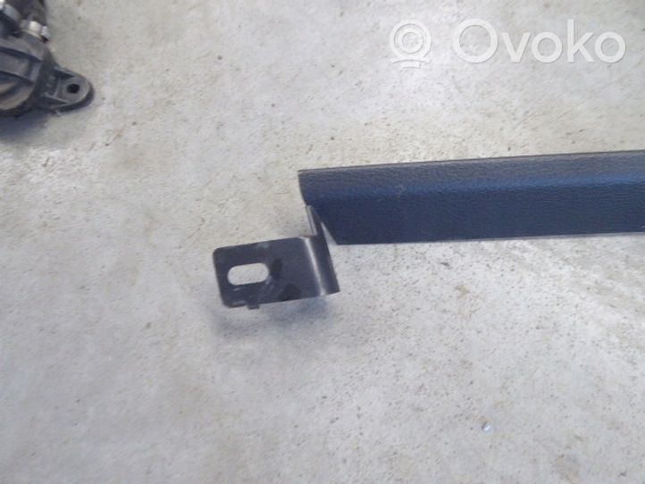 Volvo S70  V70  V70 XC Rivestimento montante (A) 