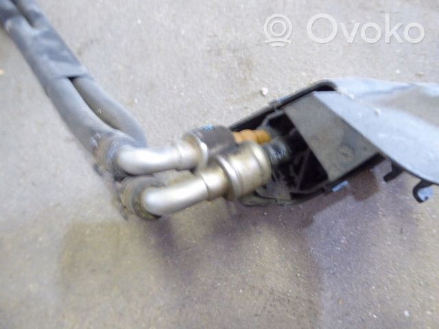 Volkswagen PASSAT B6 Tubo carburante 3C0200059