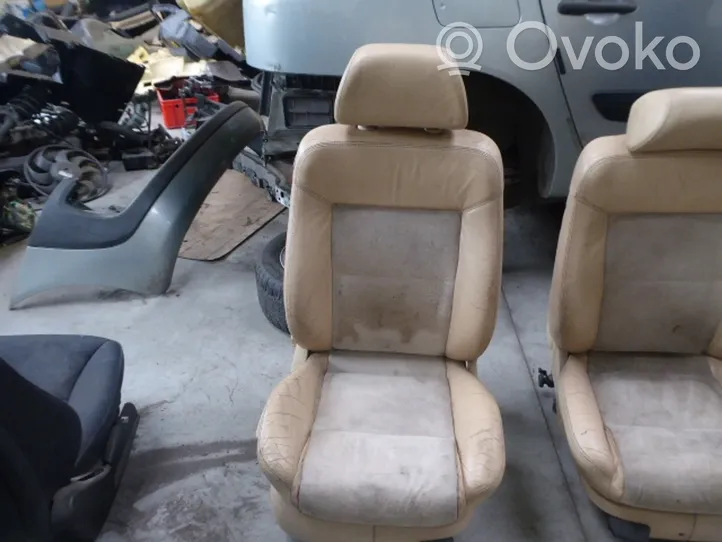Volkswagen PASSAT B5.5 Fotel przedni pasażera 