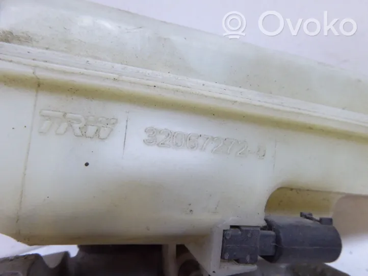 Mitsubishi Colt Réservoir de liquide de frein 32067272-D