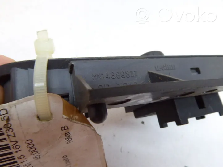 Mitsubishi Colt Wing mirror switch MN148893